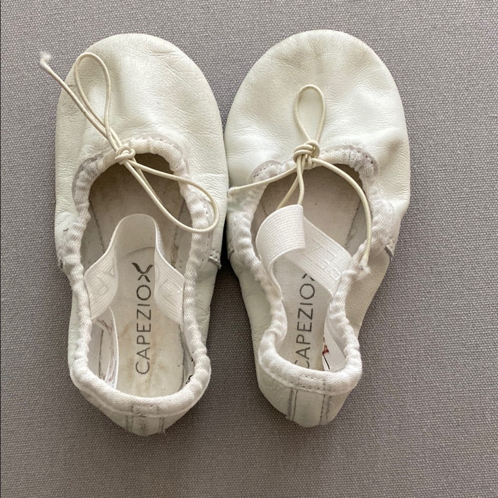 Capezio White Slippers Soft Textile Design